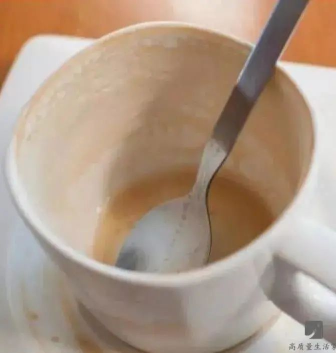 生活小窍门洗杯子_杯子怎么清洗干净_杯子清洗小窍门