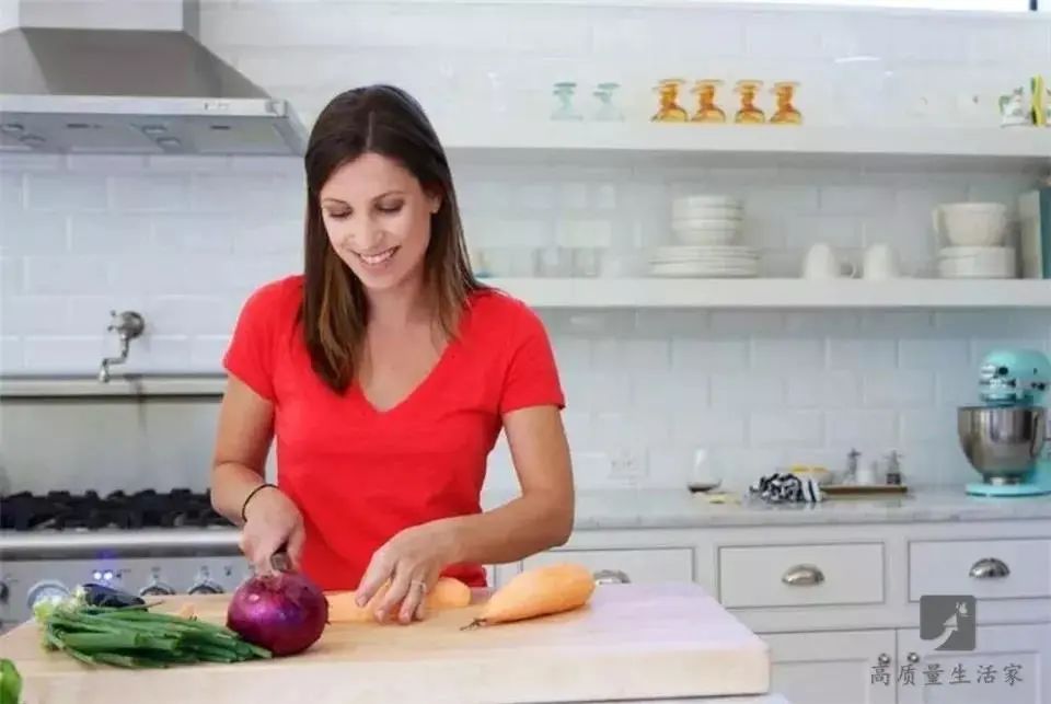 杯子怎么清洗干净_杯子清洗小窍门_生活小窍门洗杯子