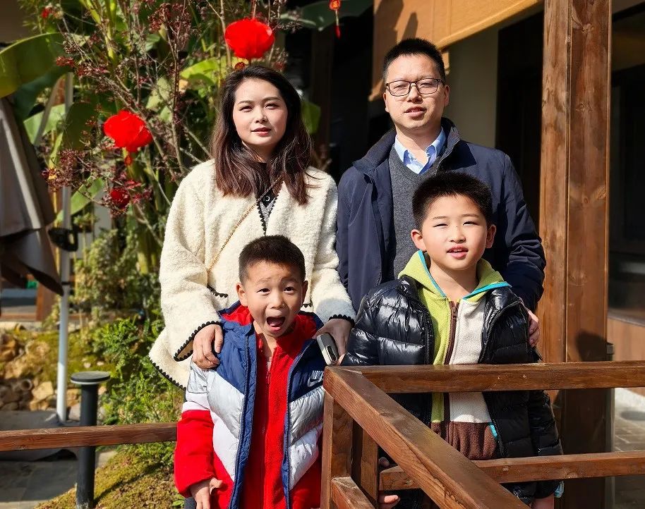 怎么解决异地恋家庭问题_异地恋家庭怎么解决_异地家庭的日常