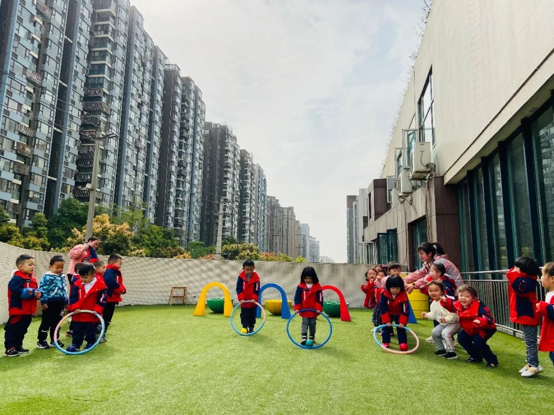 足球规则日常双人颠球视频_足球规则日常双人颠球是什么_足球双人颠球日常规则
