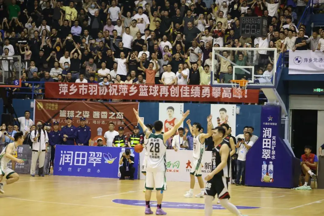 南昌市中学篮球冠军是谁_南昌篮球高中学校有哪些_南昌第一高中生篮球