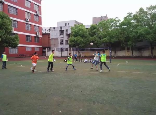 南昌篮球高中学校有哪些_南昌市中学篮球冠军是谁_南昌市高中篮球队排名