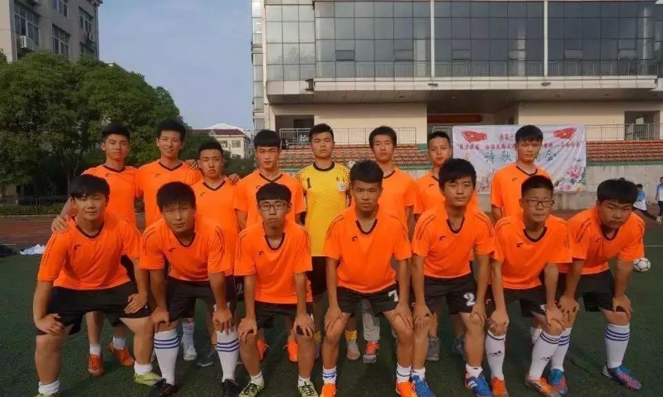 南昌市高中篮球队排名_南昌市中学篮球冠军是谁_南昌篮球高中学校有哪些