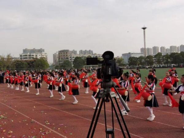 学生体操运动_体操健康学生服装图片_健康体操学生