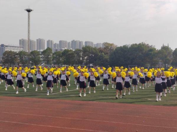 体操健康学生服装图片_学生体操运动_健康体操学生