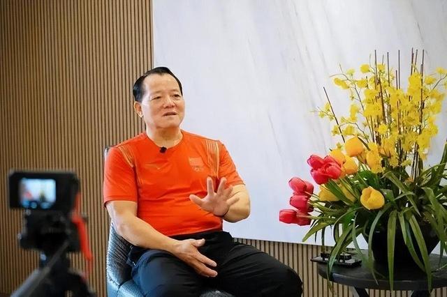 中国举重冠军占旭刚_战旭刚2004举重冠军_举重冠军张旭刚