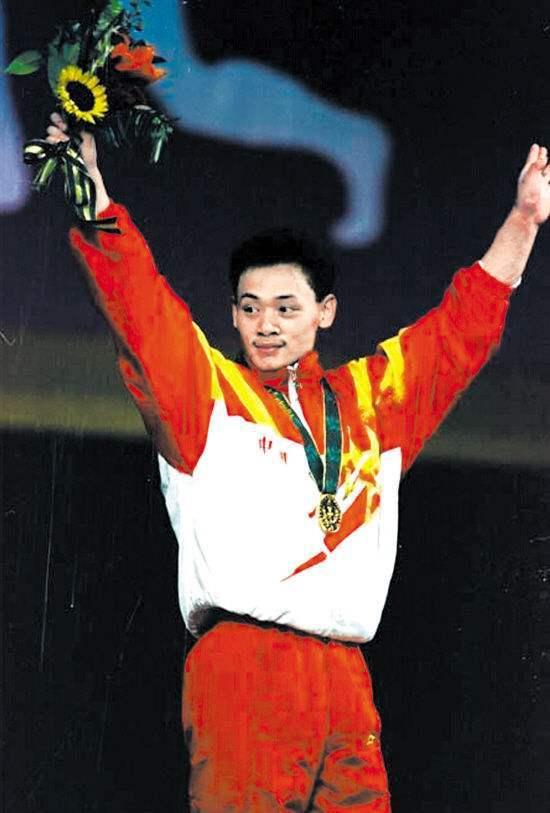 举重冠军张旭刚_中国举重冠军占旭刚_战旭刚2004举重冠军
