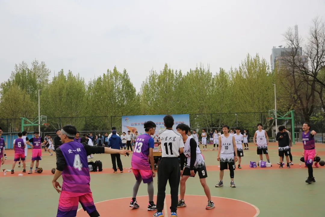 篮球空中跳球规则视频_篮球空跳违规吗_视频篮球空中规则跳球教学
