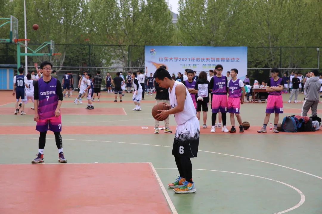 篮球空跳违规吗_篮球空中跳球规则视频_视频篮球空中规则跳球教学