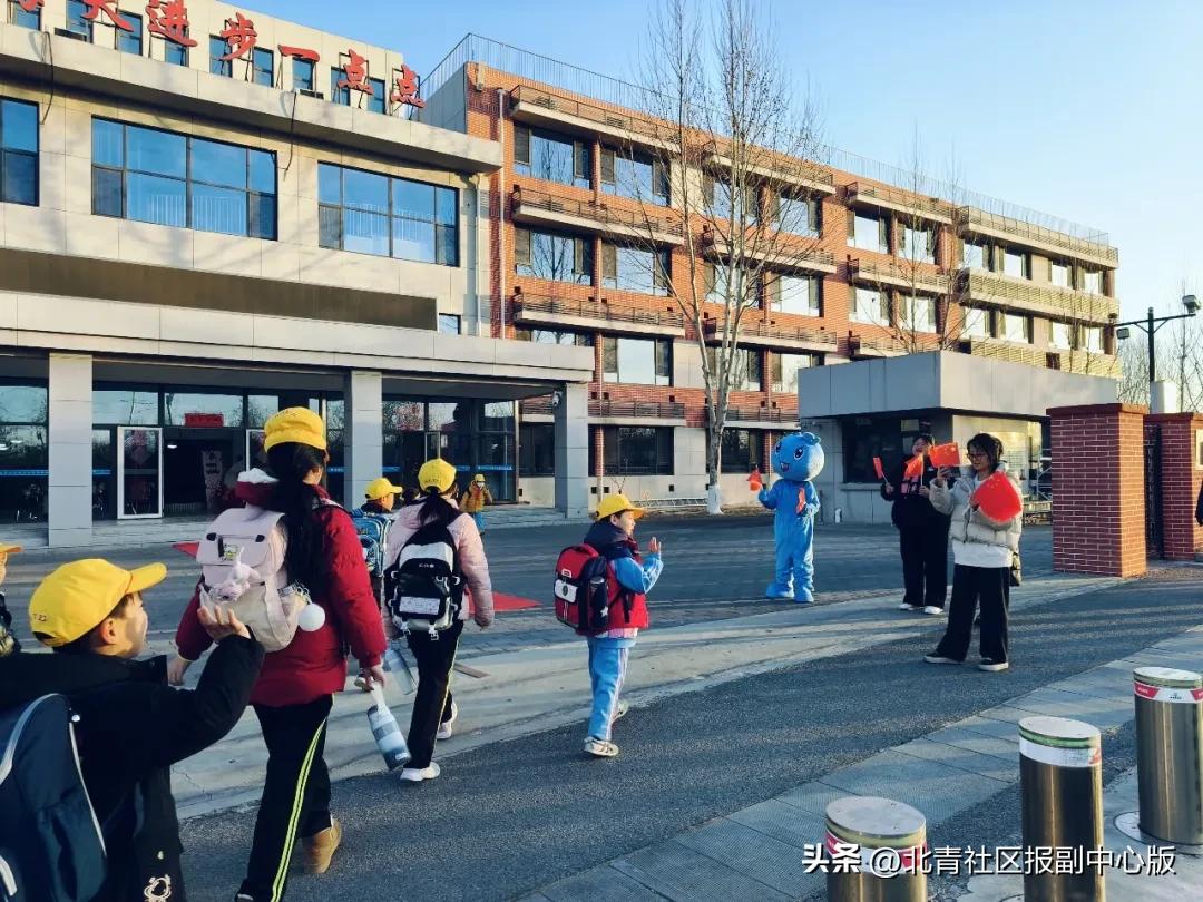 篮球规则小学生_北京市小学生篮球比赛规则_小学篮球赛用几号球