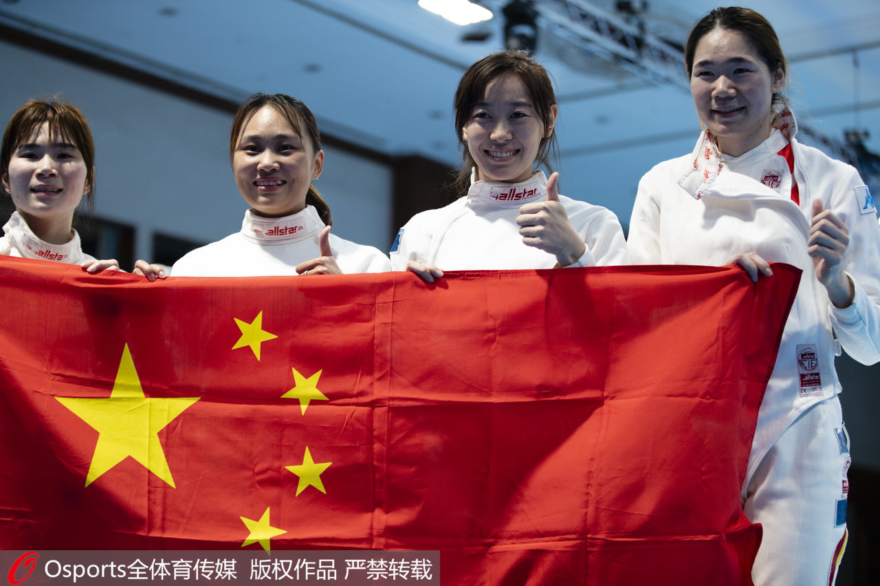 美国游泳冠军张帅_张帅游泳_游泳女冠军张