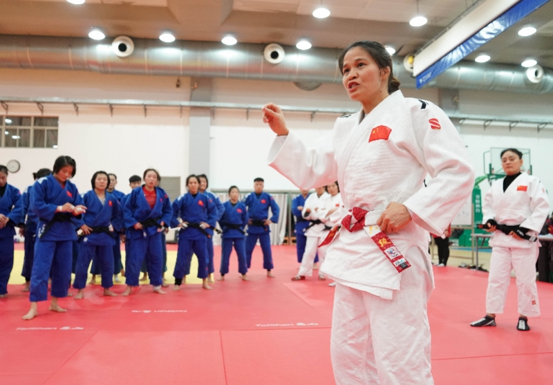 中国十大女子柔道冠军_中国女子柔道金牌_中国女子柔道比赛视频