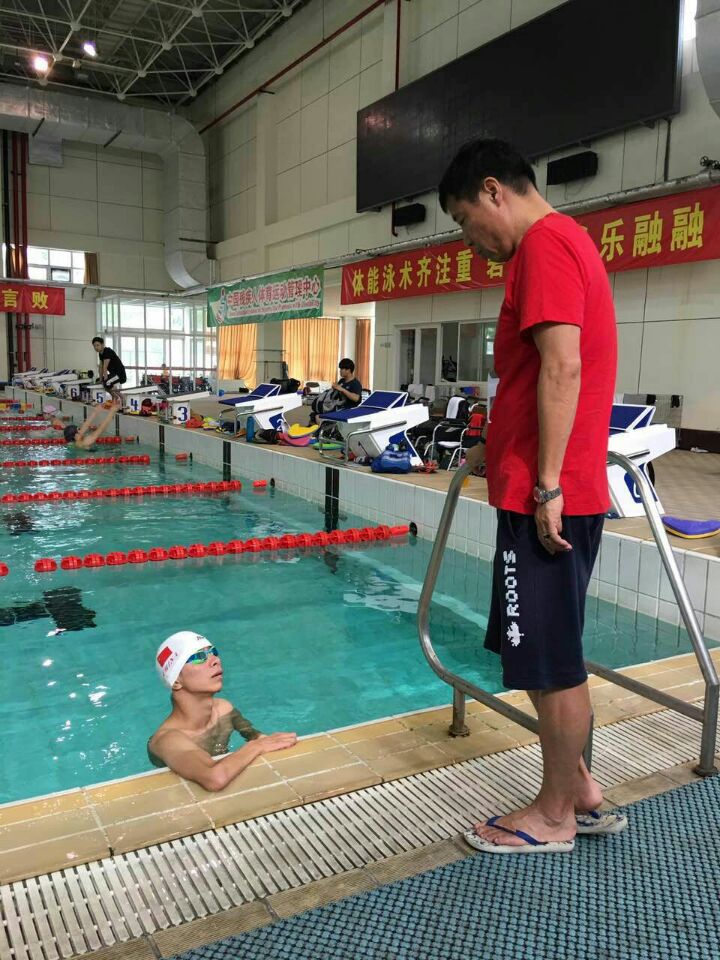 日本游泳队东京残奥会冠军_东京残奥游泳比赛_东京游泳残奥队冠军日本选手